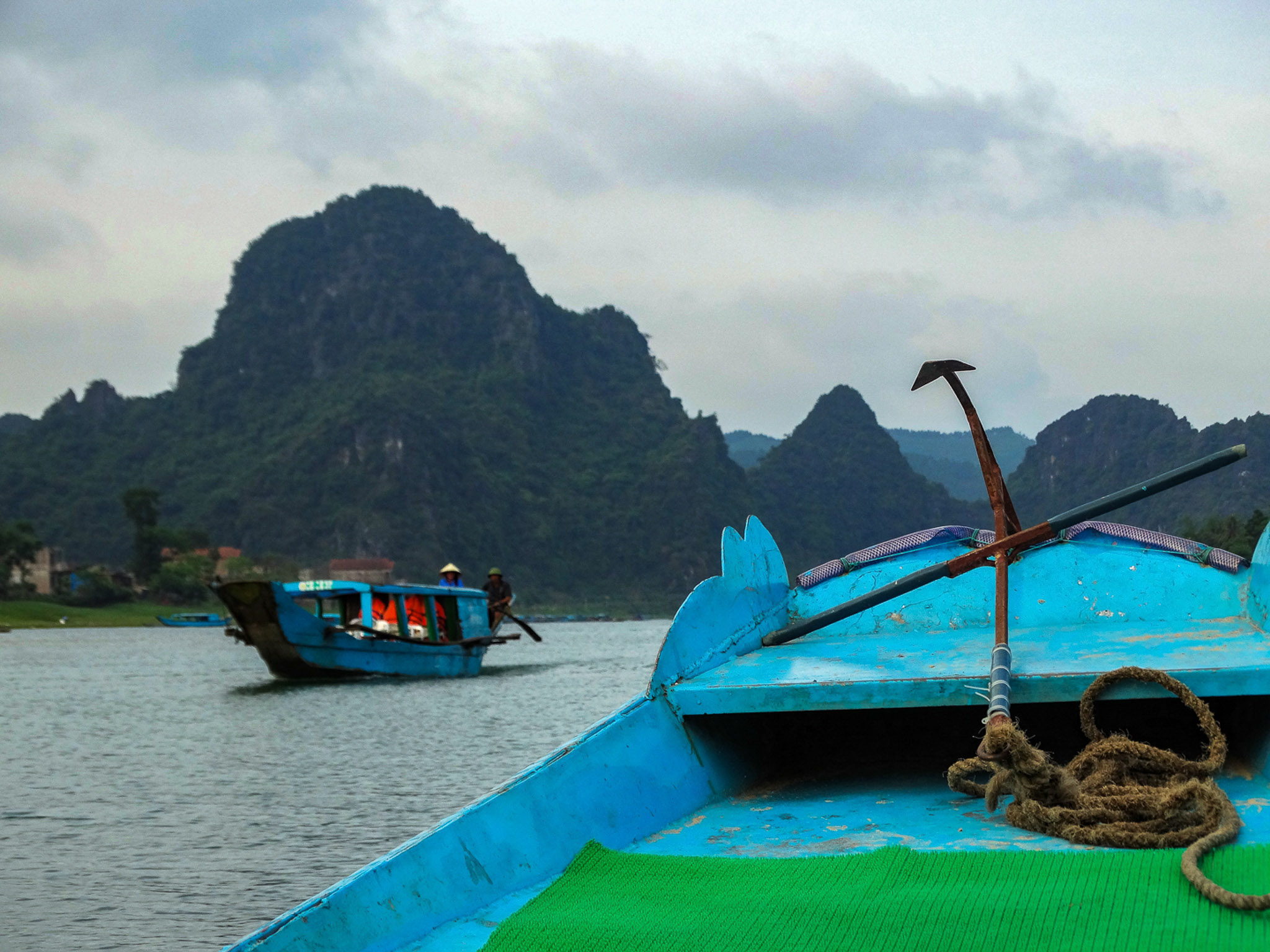 Balade sur la rivière dans le parc national du Phong Nha Ke bang au Vietnam
