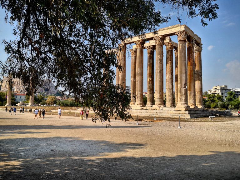 Temple de Zeus Olympien à Athènes en Grèce