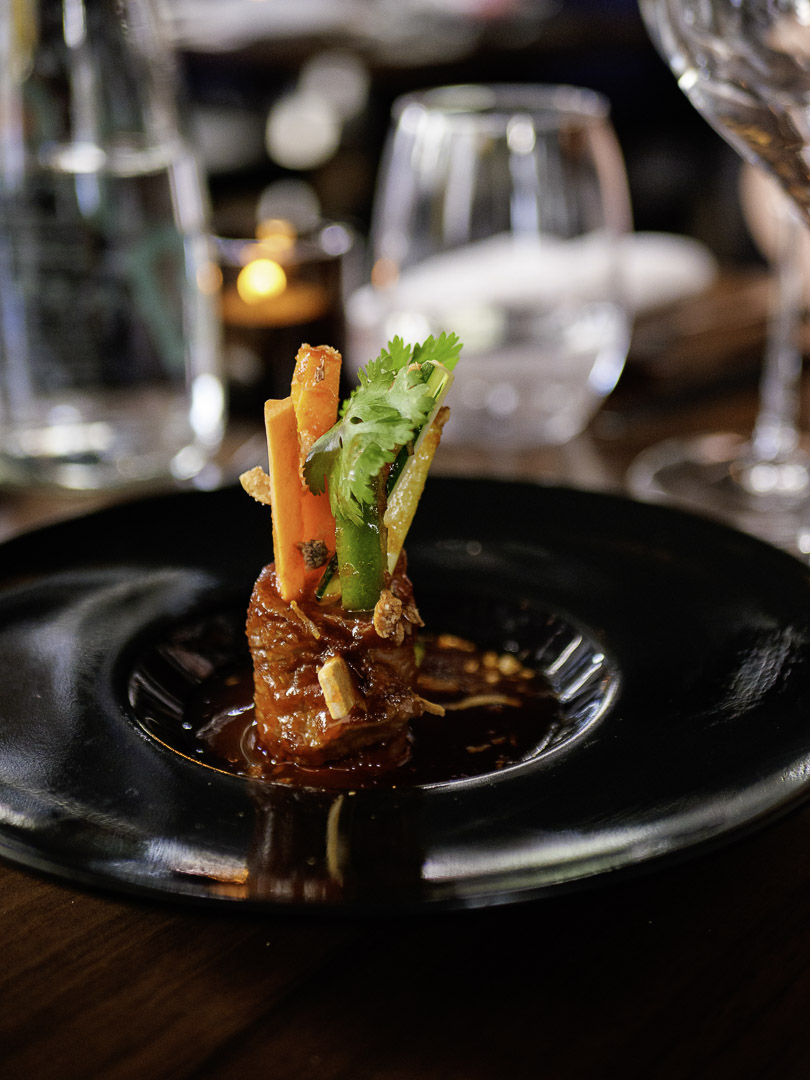 Bœuf servie au restaurant Moom Mam à Paris