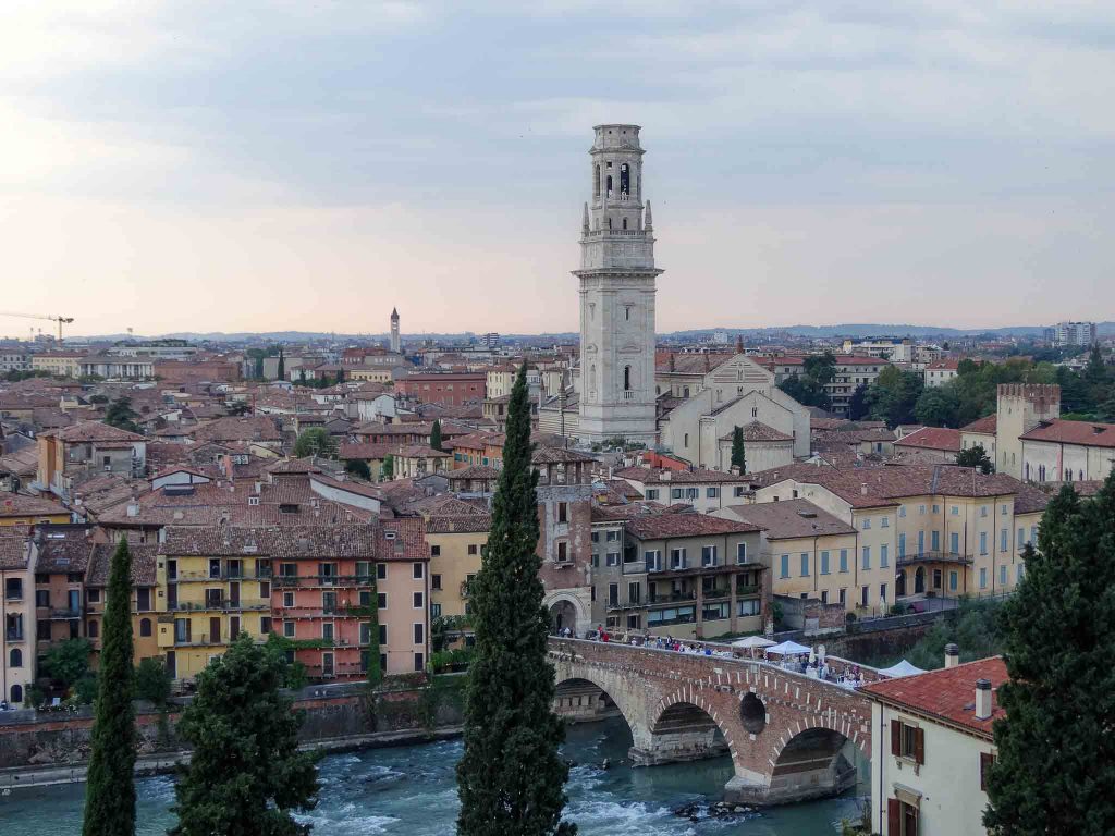 Point de vue sur Vérone en fin de journée, Italie
